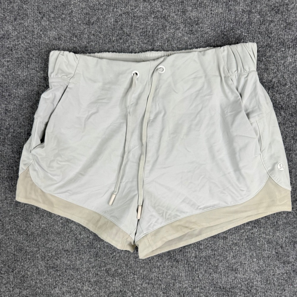 Lululemon Shorts Womens Size 6 Light Gray Mesh Trim Athletic Workout Drawstring